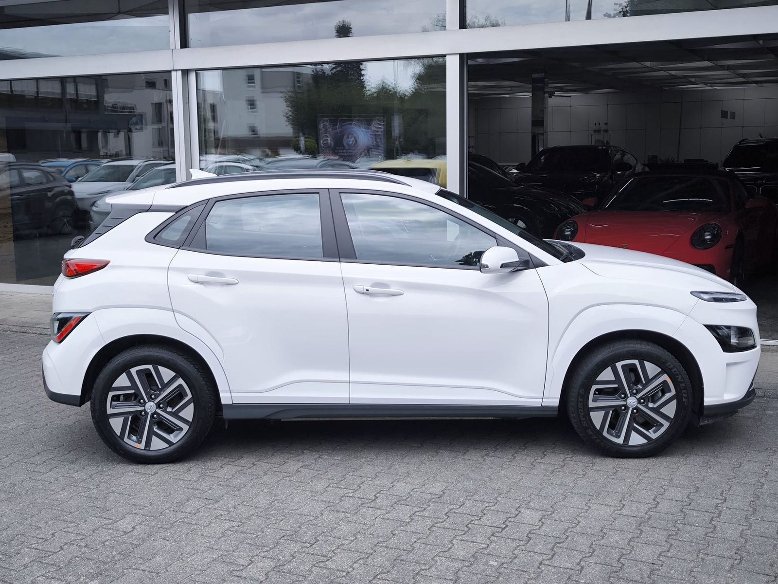 Fahrzeugabbildung Hyundai Kona Elektro Select SHZ+LHZ+KAMERA+ACC+DAB+