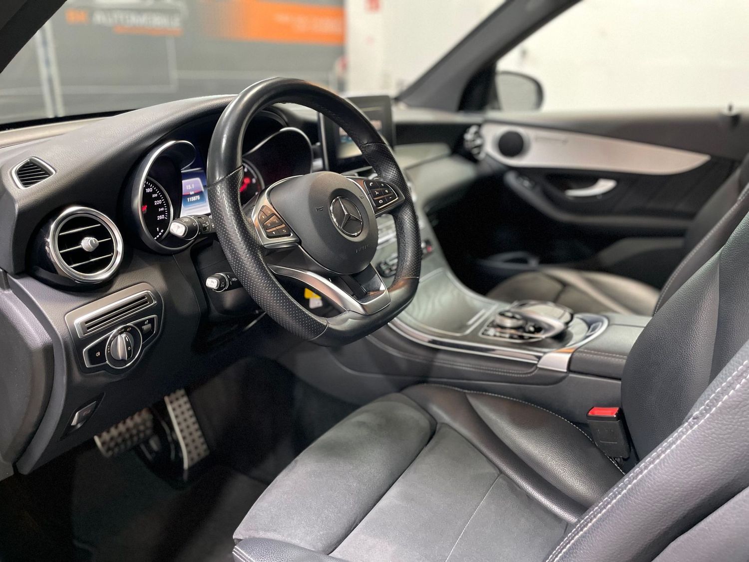 Fahrzeugabbildung Mercedes-Benz GLC 220 d 4M AMG #Distr.#Kamera#LED#Alcantara