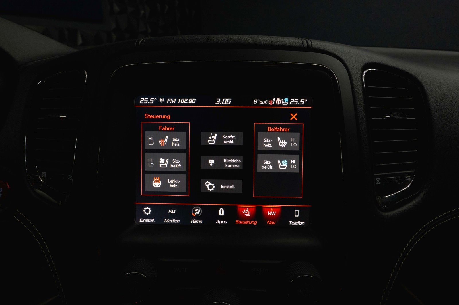 Fahrzeugabbildung Dodge Durango 6.4 V8 SRT Performance 4x4 Night-Paket