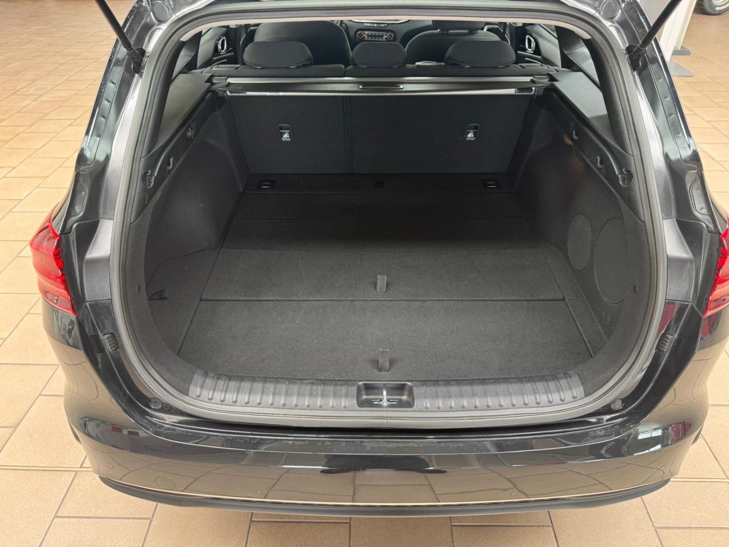 Kia Ceed_sw Sportswagon Spirit 1.5T 140 DCT7 SPI STD