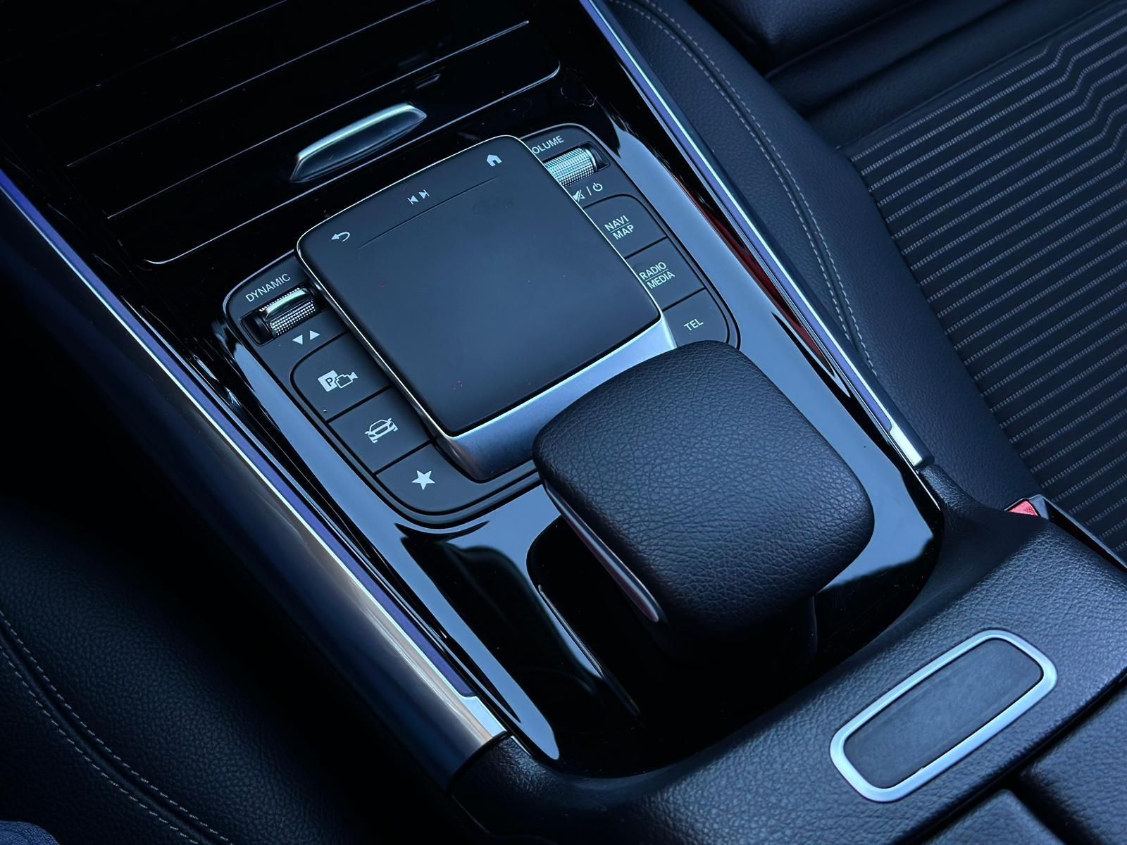 MERCEDES-BENZ GLA 200d NIGHT* MULTIBEAM#SHZ#SH#360CAM#NAV#TEMP - Image 15