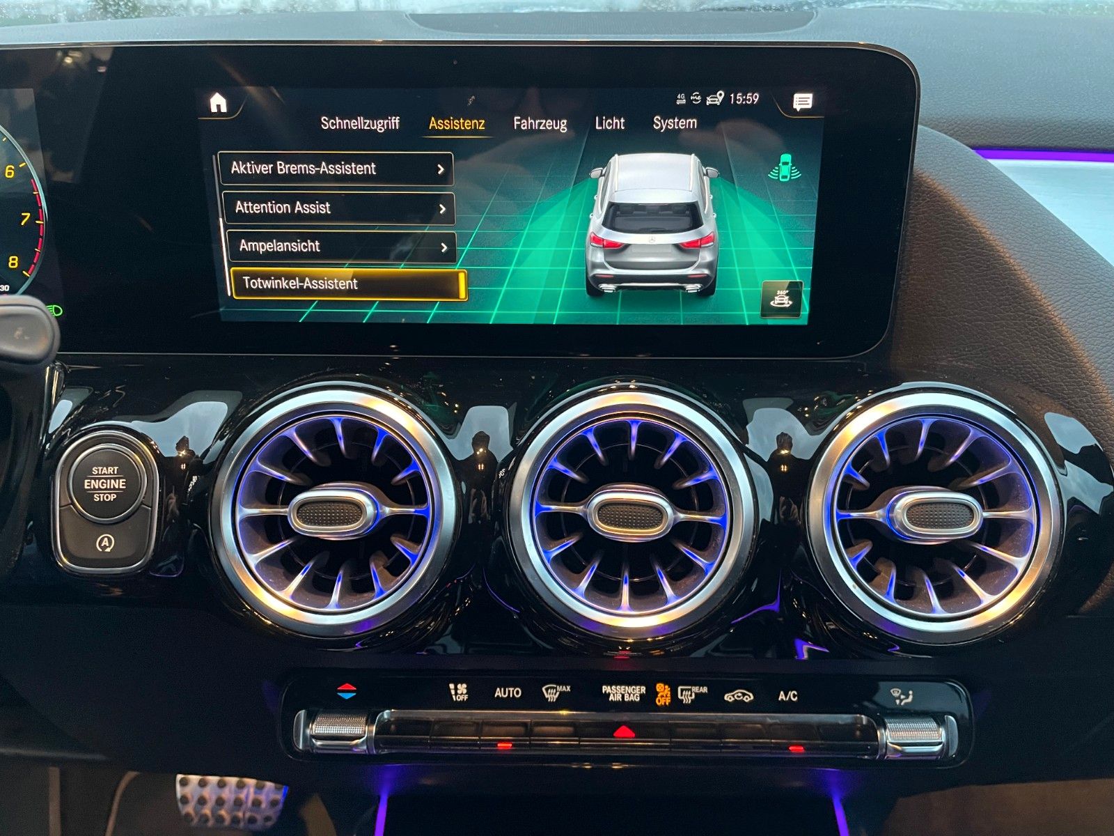 Fahrzeugabbildung Mercedes-Benz GLA 200 AMG+Ambiente+TotW+Night+RKamera+19Zoll