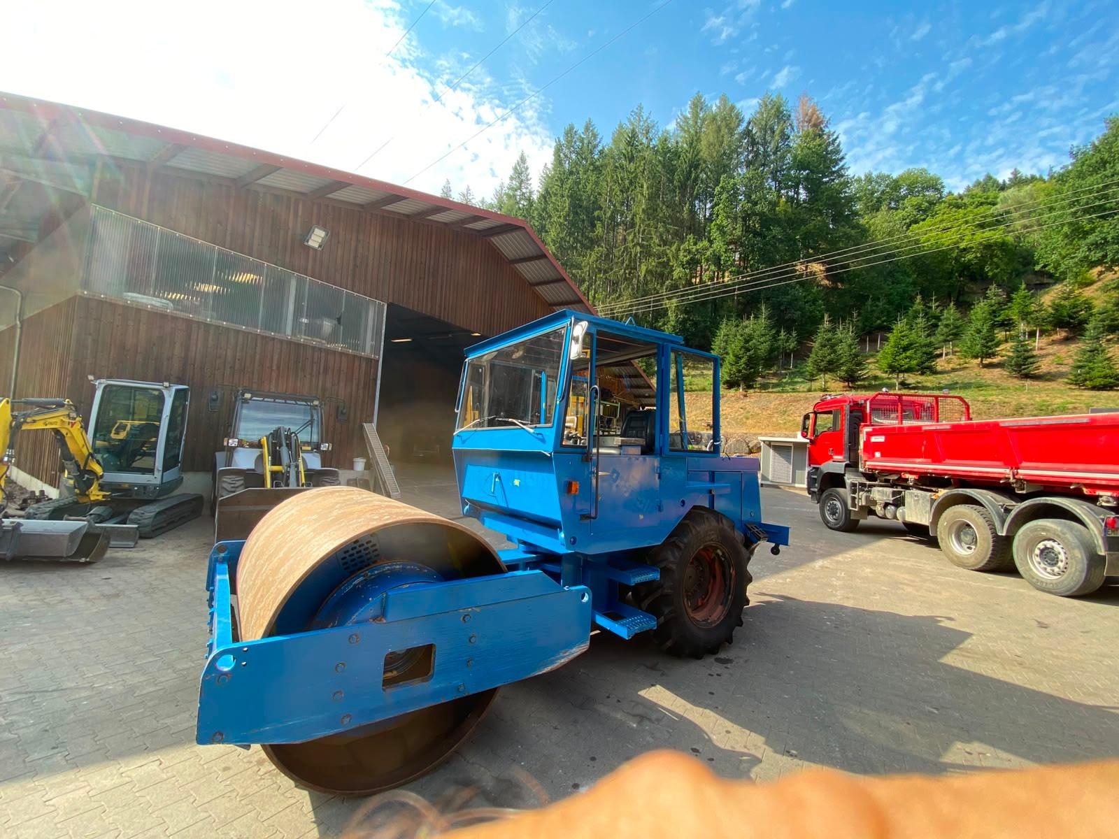 Hamm 2301-9 Walzenzug Verdichter (netto 12700€)