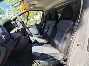 Opel Vivaro - 10