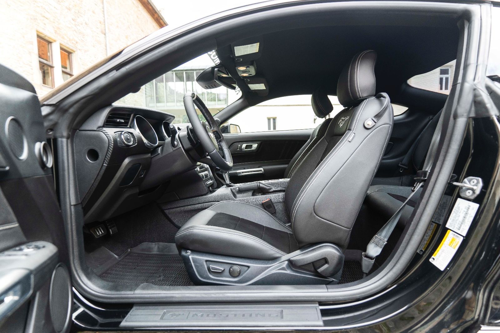 Fahrzeugabbildung Ford Mustang 2,3L Ecoboost LED KAM TOTW SZH ALC