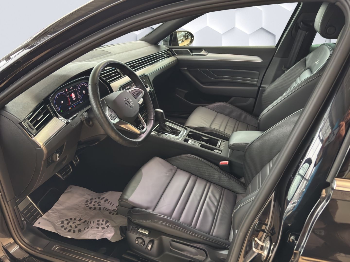 Passat Variant R-Line Elegance 1.5 TSI OPF 110 k