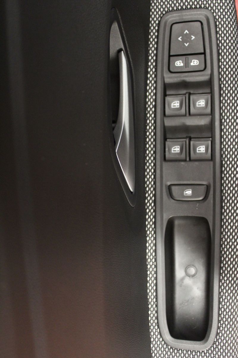 Fahrzeugabbildung Dacia Sandero TCe 90 Stepway Expression *Allwetterreif