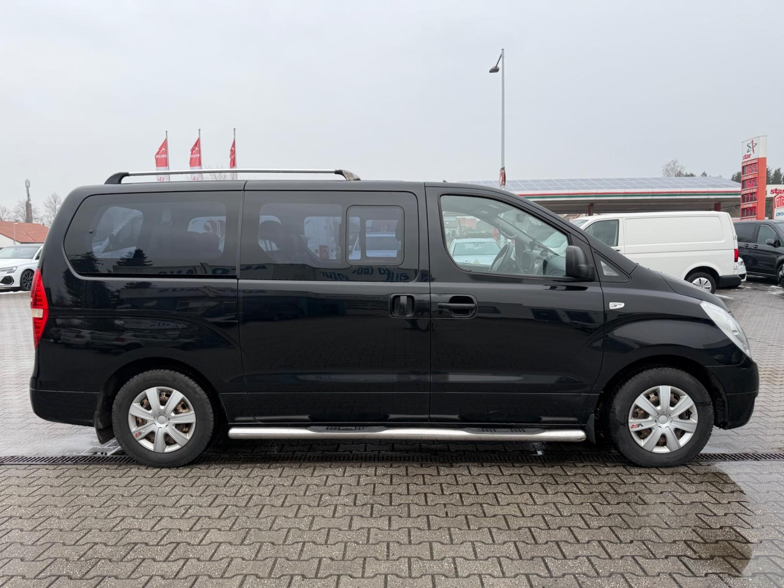Hyundai H-1 Travel 8-Sitzer/Leder/Webasto/Motorschaden