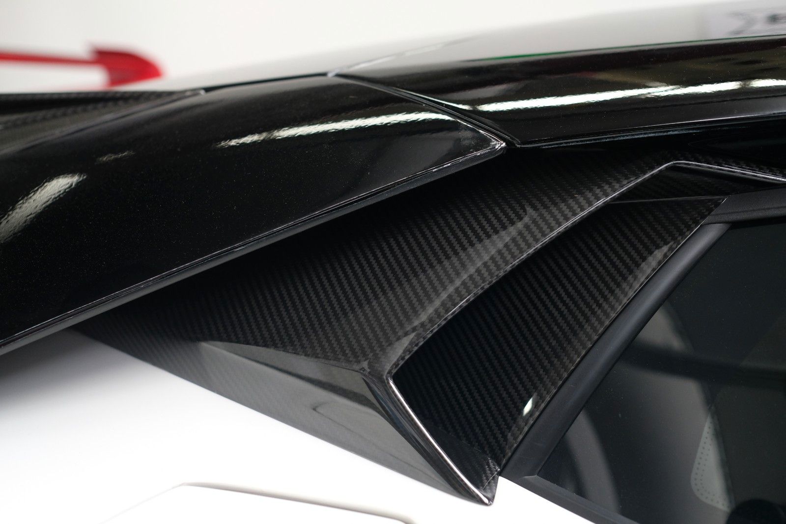 Fahrzeugabbildung Lamborghini SVJ Coupe/LIFT/CARBON/SENSONUM/ADPERSONAM/CAMERA