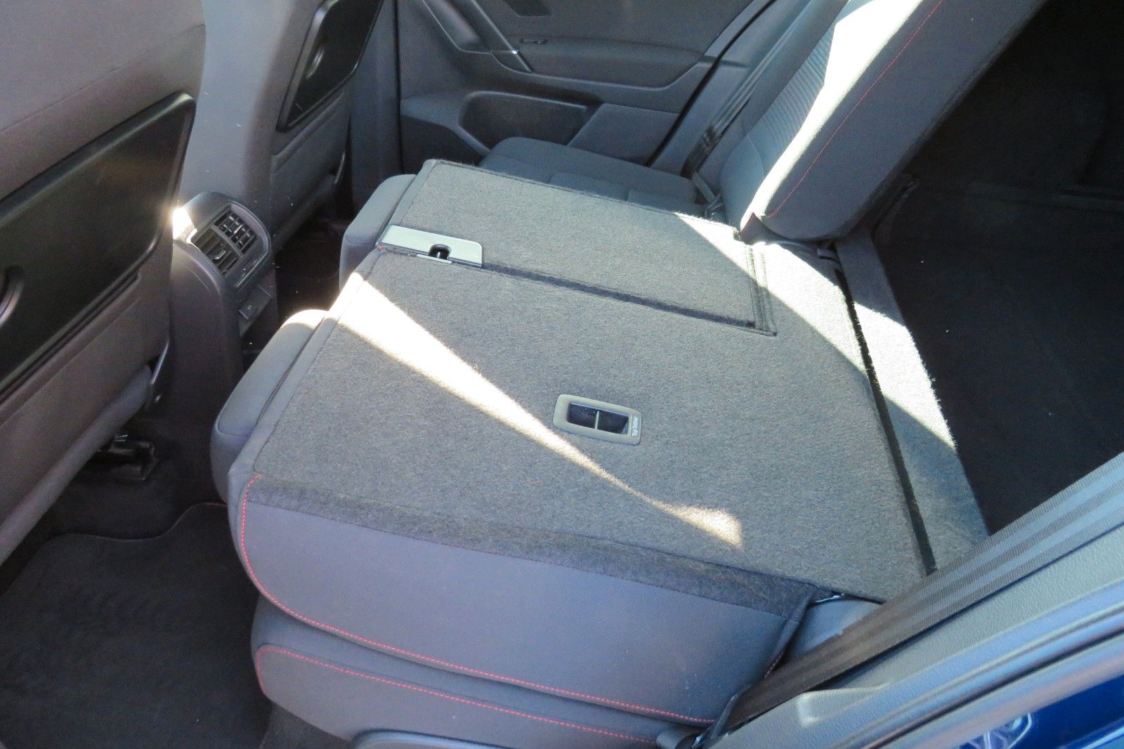 Fahrzeugabbildung Volkswagen Golf Sportsvan DSG SOUND SITZH. PDC ACC AHK