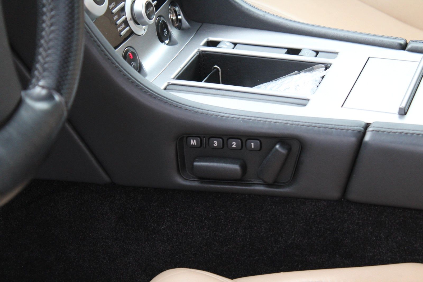 V8 Vantage Roadster 4.7l Sportshift Schön!