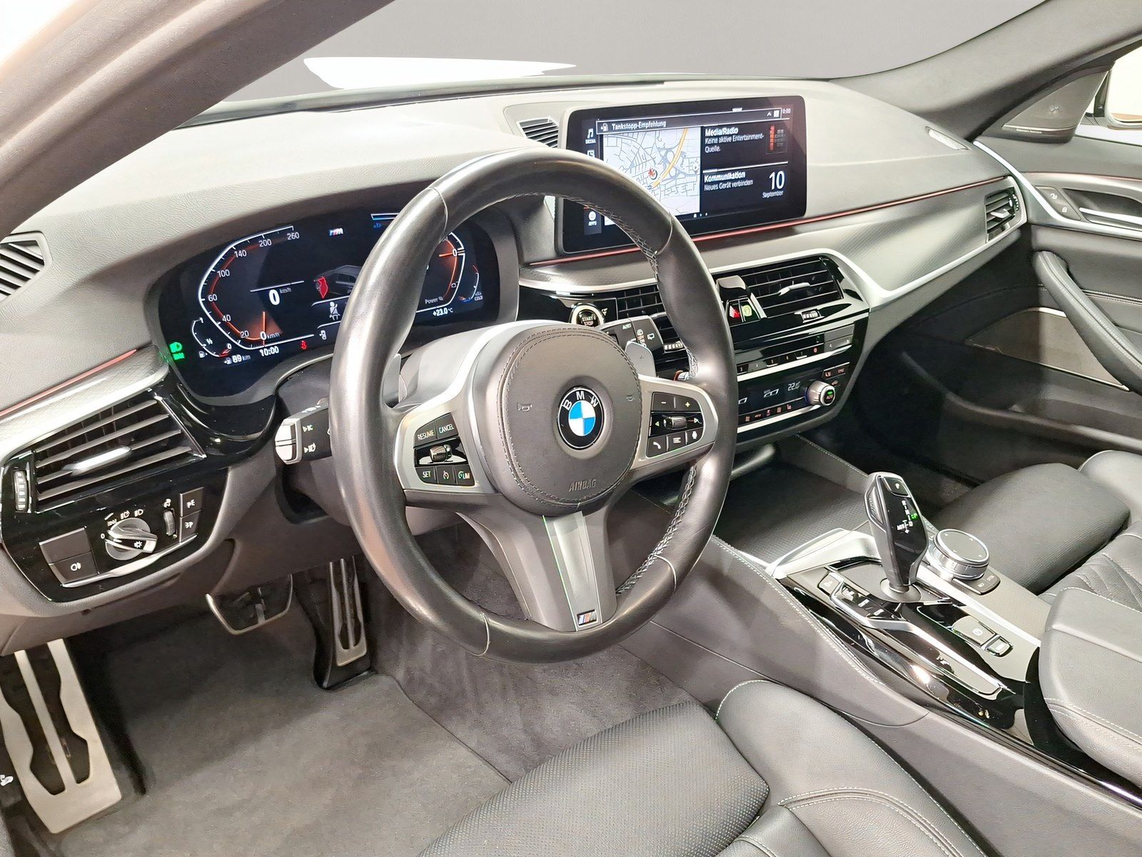 BMW 530i Touring M Sport Harman K LiveCockpitProf foto 4