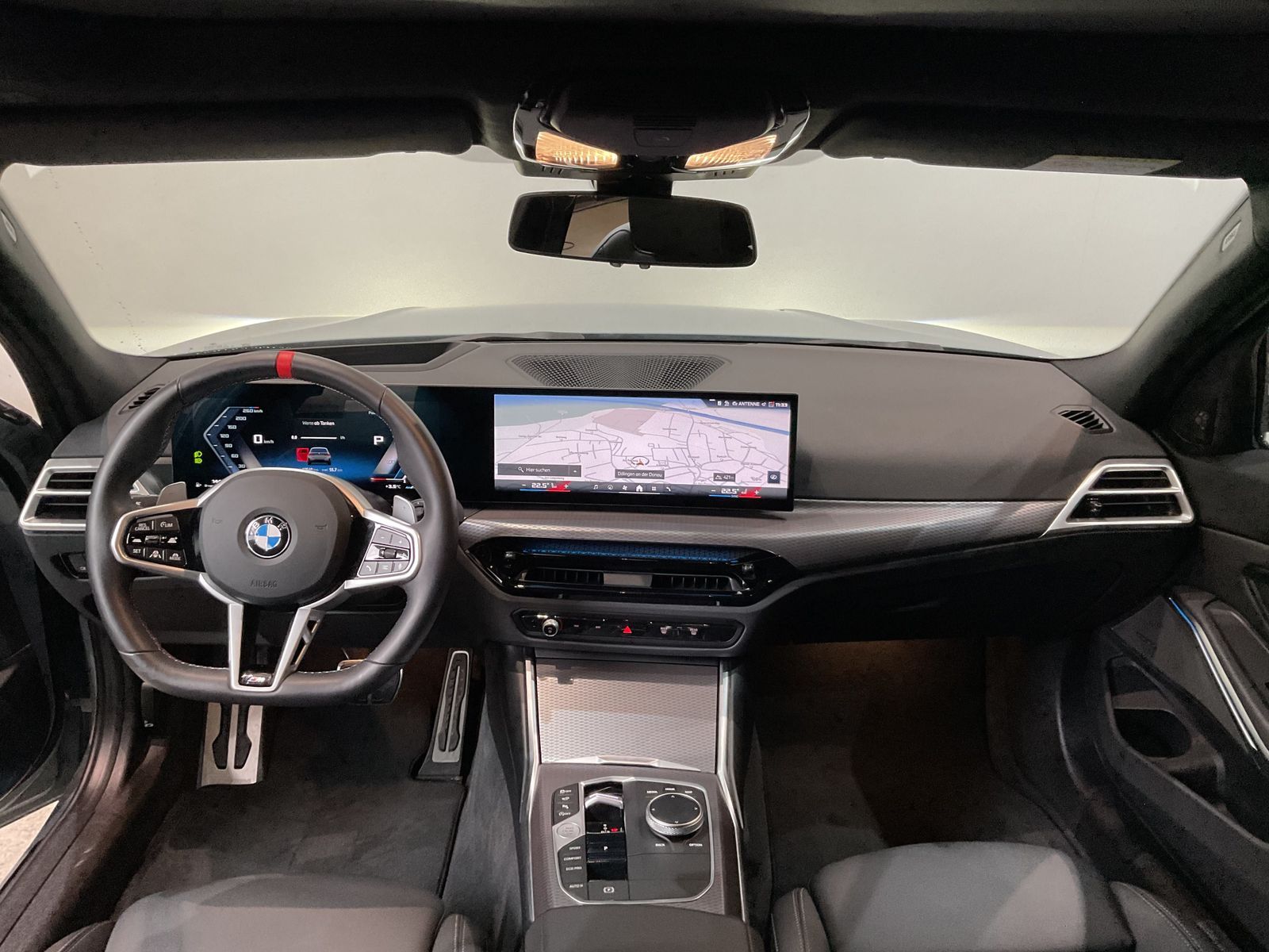 Fahrzeugeinzelansicht 7 Fahrzeugabbildung BMW M340i xDrive M Sportpaket Pro, Panorama-Glasdach