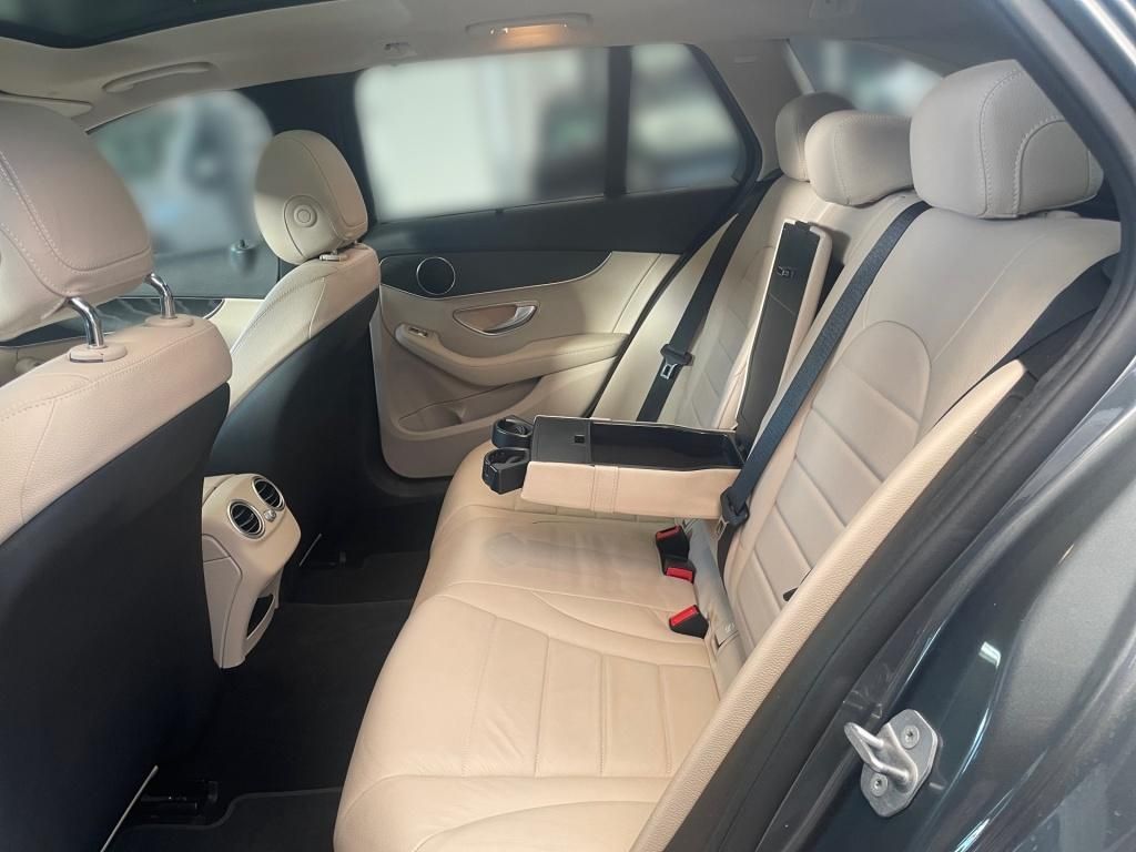 Fahrzeugabbildung Mercedes-Benz C 300 T Avantg. Night ACC Pano 360° Airmatic LED