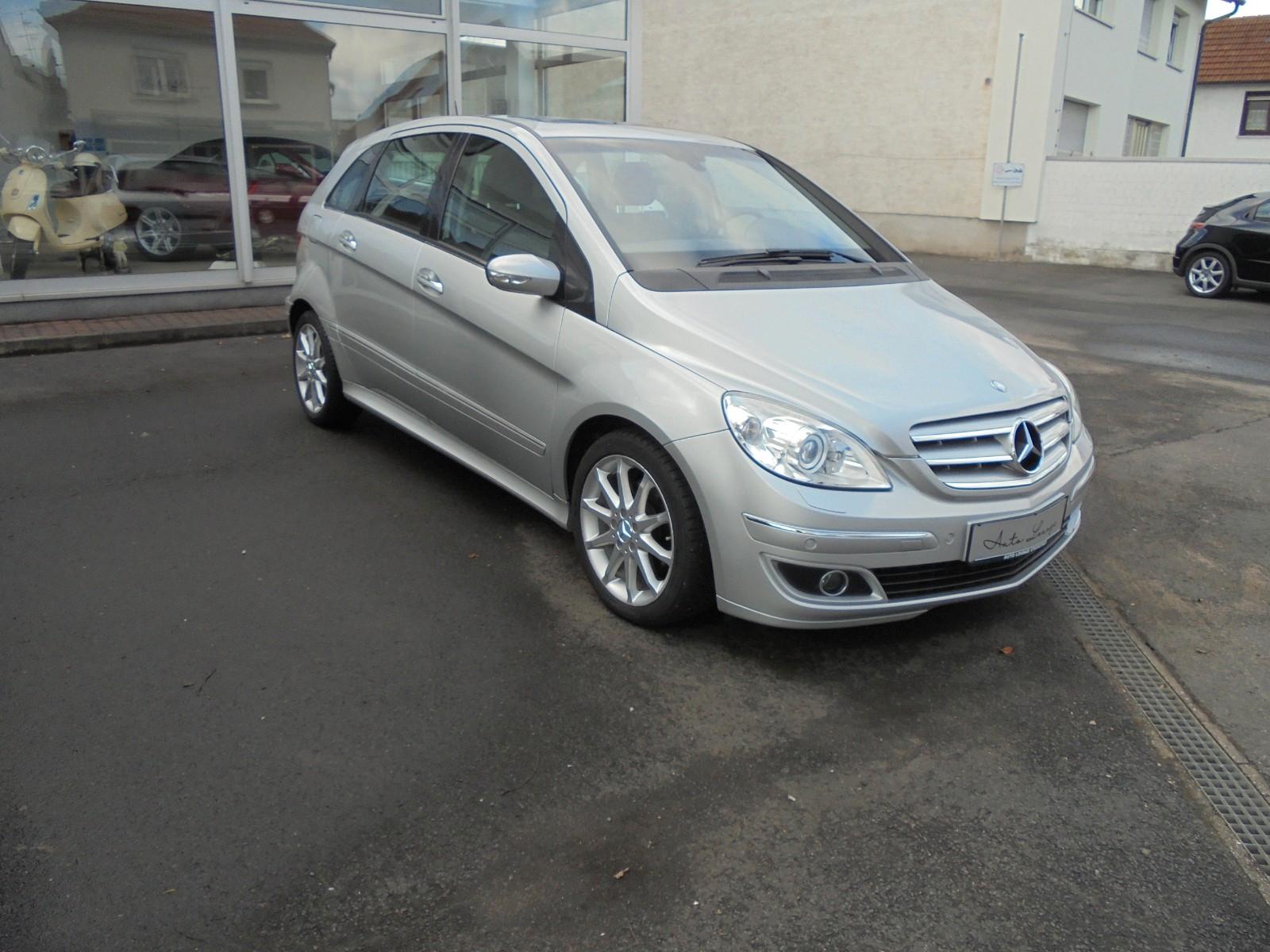 Mercedes-Benz B 200 Automatik*Pano*Leder*SHZ*PDC vorn+hinten