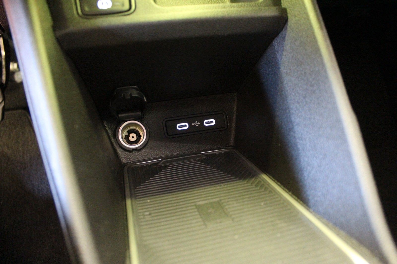 Fahrzeugabbildung Renault R 4 150 Comfort Range Techno*Winterpaket*