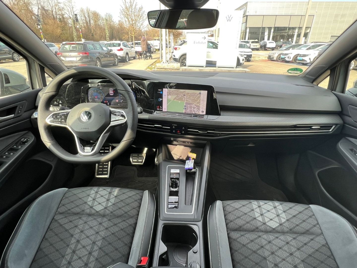 Golf 1.5eTSI R-Line AHK*ASSIST*H&K*BUSINESS*1HD!