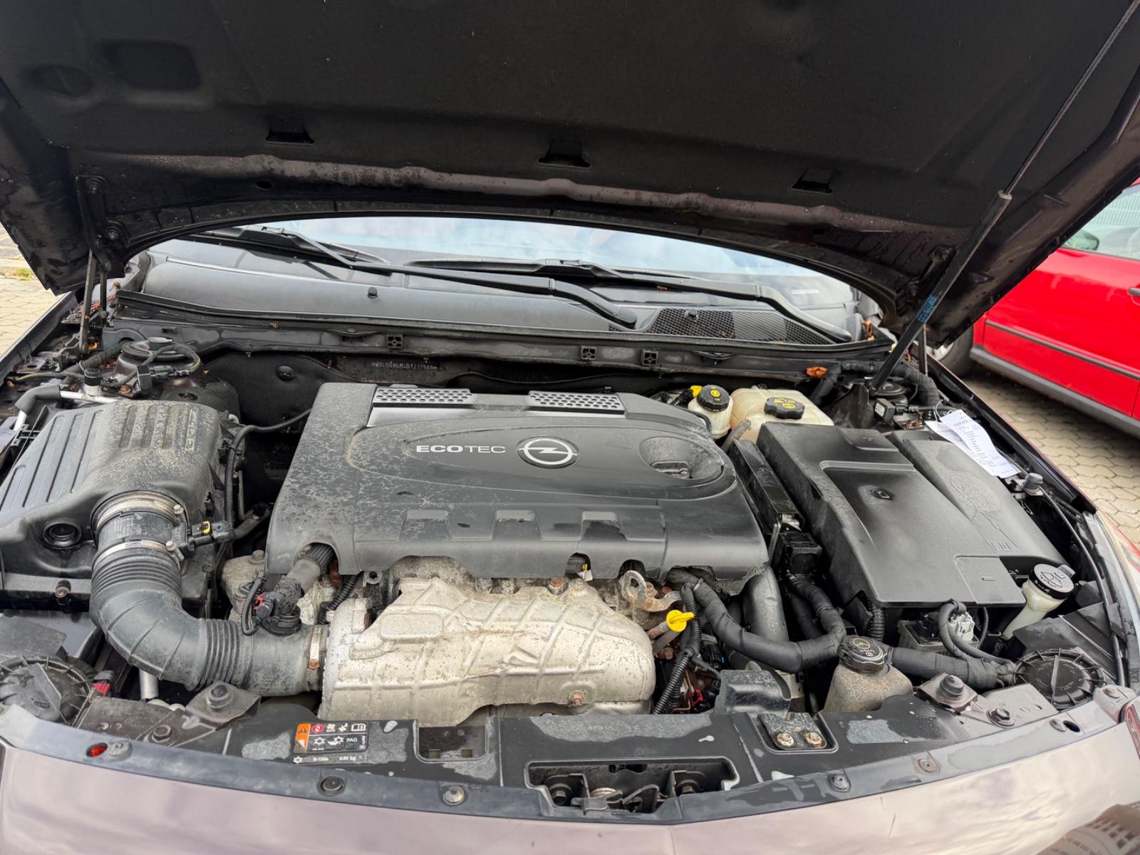 Opel Insignia 2011 — photo 20
