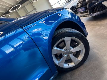 Audi A1 Sportback sport Aut.*1.HAND*BI-XENON*NAVI*PDC