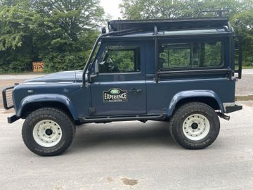 Land-Rover Defender - 3