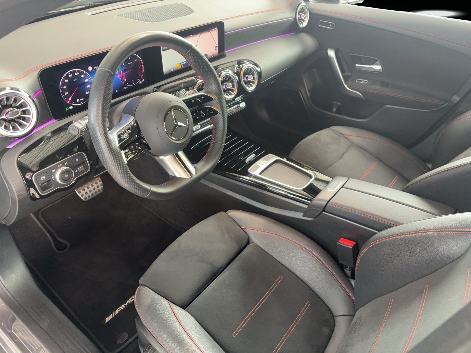 Fahrzeugabbildung Mercedes-Benz CLA 220d Shoot Brake AMG Burme DISTRO Night 18"