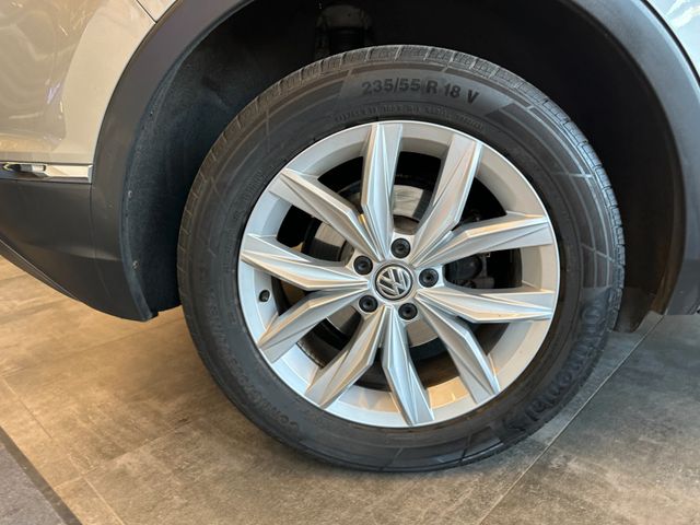 MYAUTOCENTER – Gebraucht- und Jahreswagen mit Werkstattservice in Pfaffenhofen Volkswagen Tiguan *1.HAND*MEMORY*ACC*LED*CARPLAY*3-ZONEN*