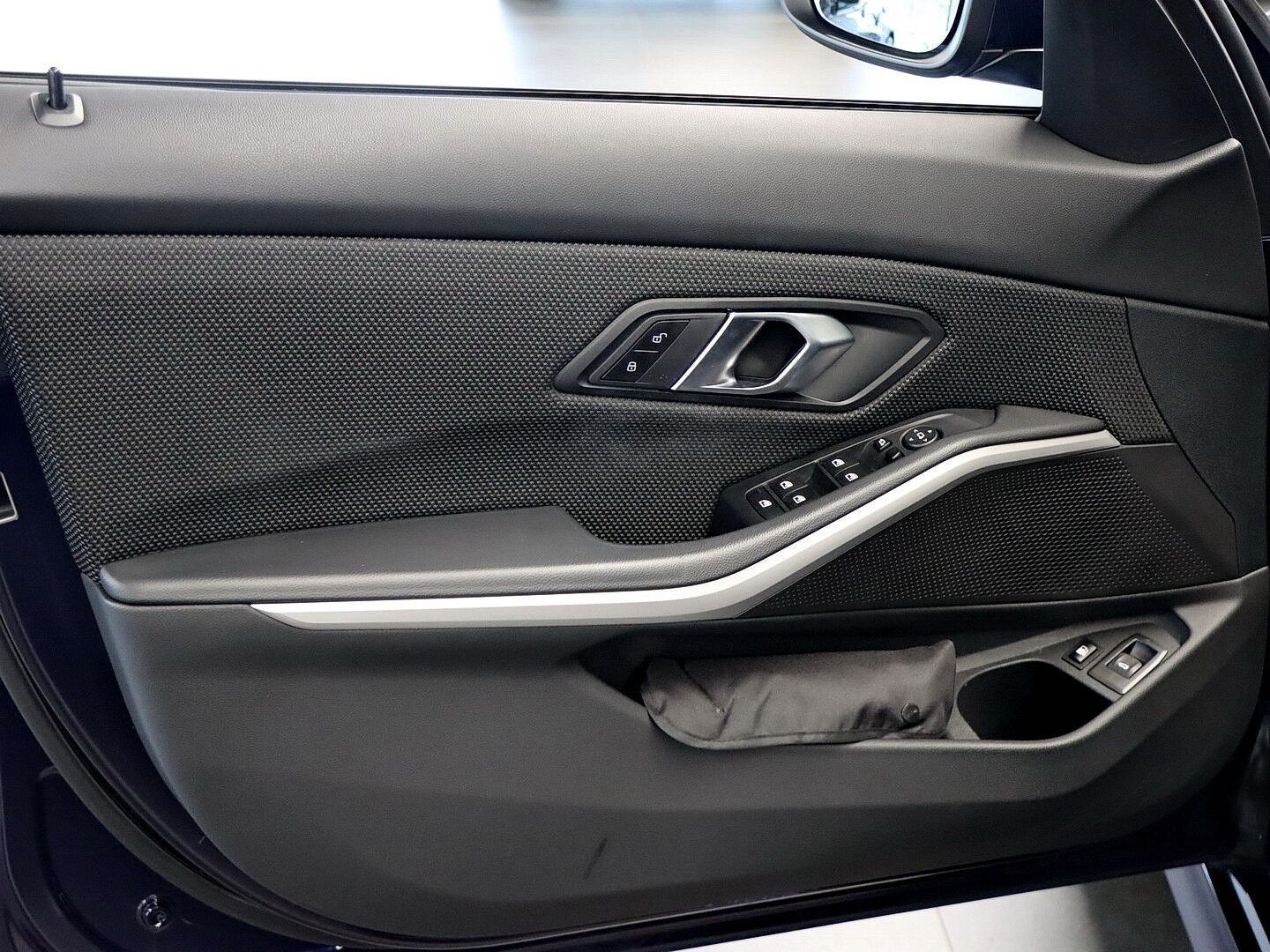BMW 330e Advantage Head-Up, Kamera foto 15