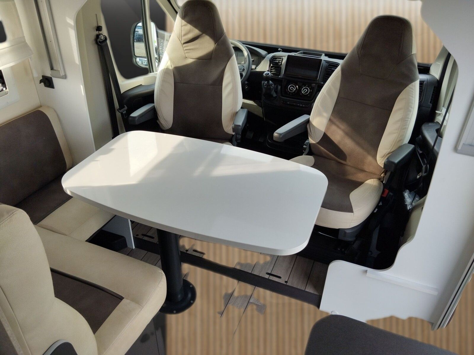 Fahrzeugabbildung Forster T FT599HB Travel Line Comfort Pakete Sat/TV