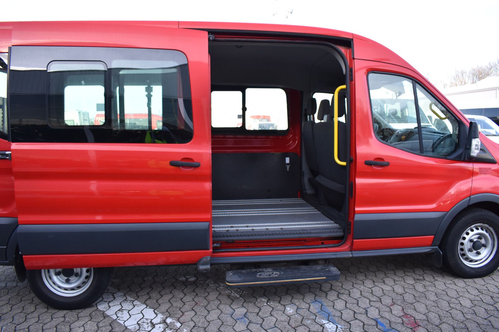 Fahrzeugabbildung Ford Transit Kombi 350 Behindertengerecht *5117 KLIMA