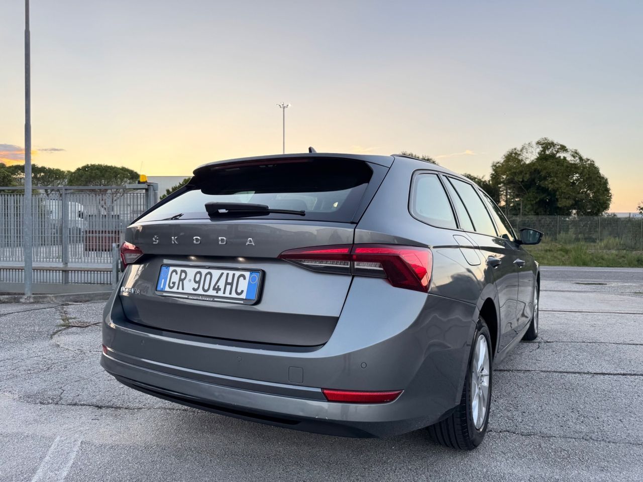 Skoda SKODA OCTAVIA 2.0 Tdi Dsg Wagon - Led Carplay imagem 2