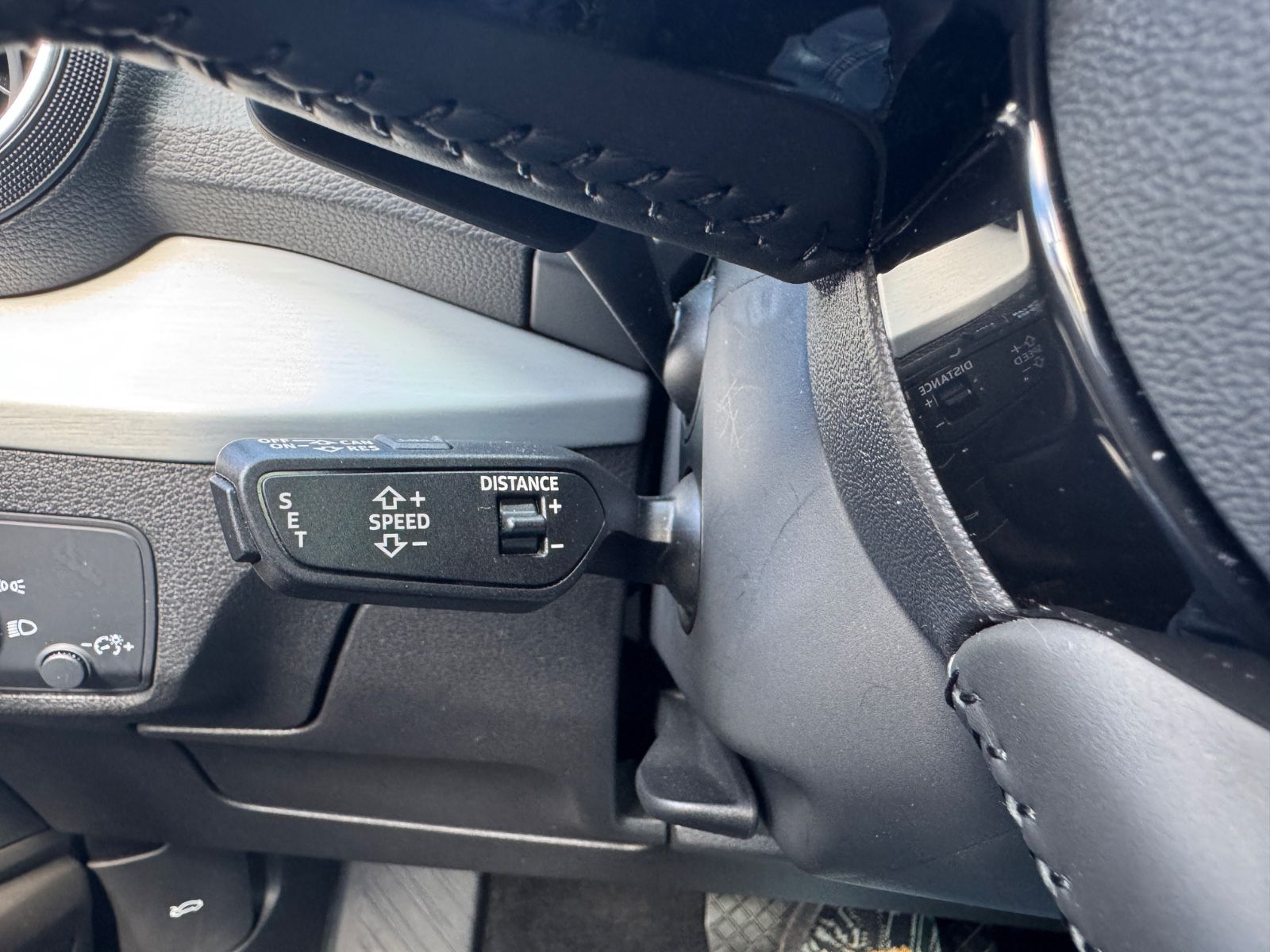 Fahrzeugabbildung Audi Q2 40 TFSI quattro S Line Leder+Navi+Panorama+LE