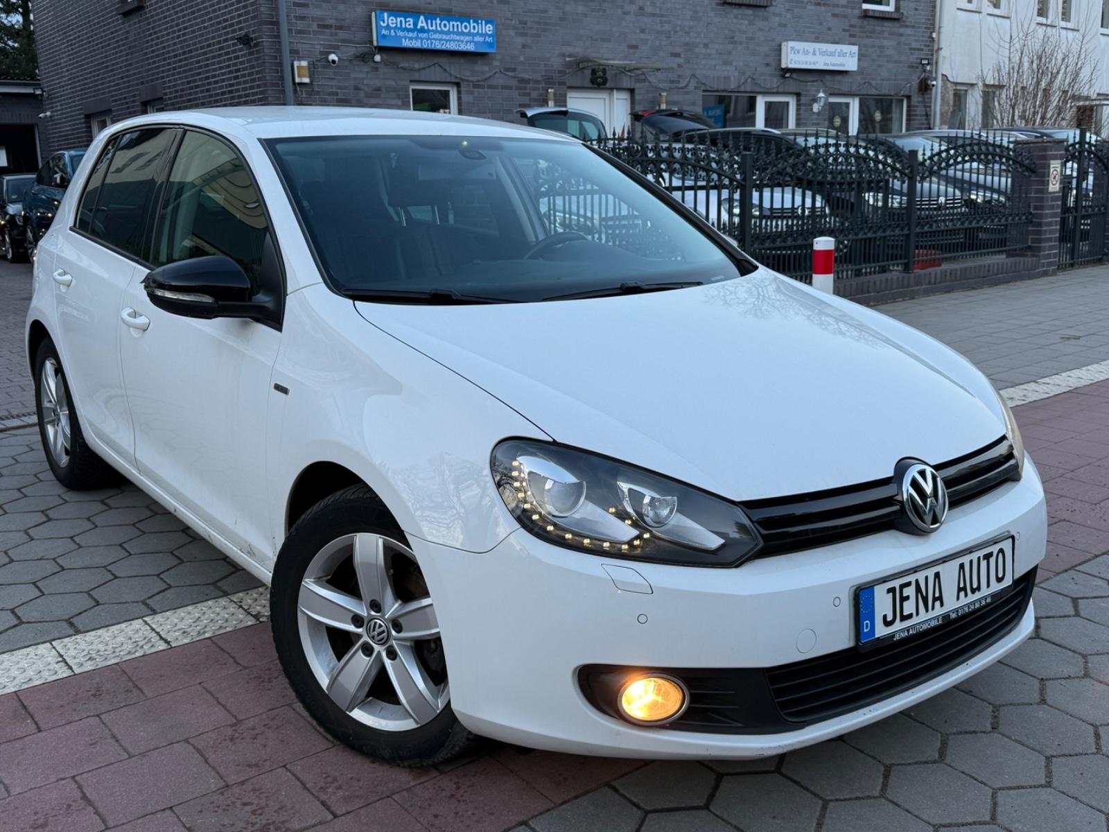 Volkswagen Golf VI Match Xenon Alufelgen PDC MFL T.Leder