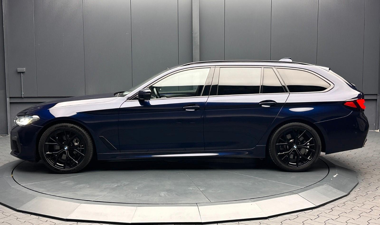 BMW 530d touring xDrive M-Sport *TV-Fond*19Zoll*INNO