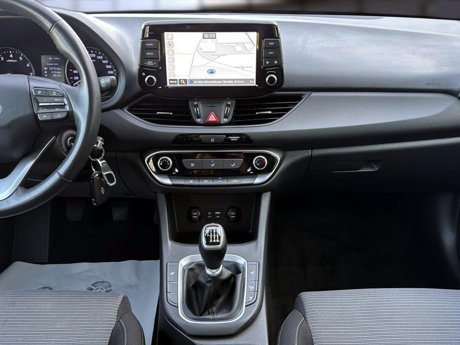 Hyundai i30 cw Trend+NAVI+KLIMA+PDC+KAMERA+AHK+ALU+75TKM