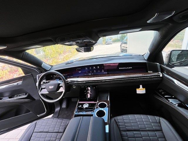 Cadillac Escalade Sport Platinum 6.2l 2025 model