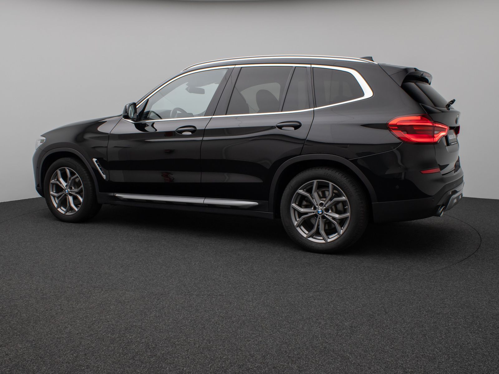 Fahrzeugabbildung BMW X3 xD20d xLine Panorama 360°DAB HiFi AHK Komfort