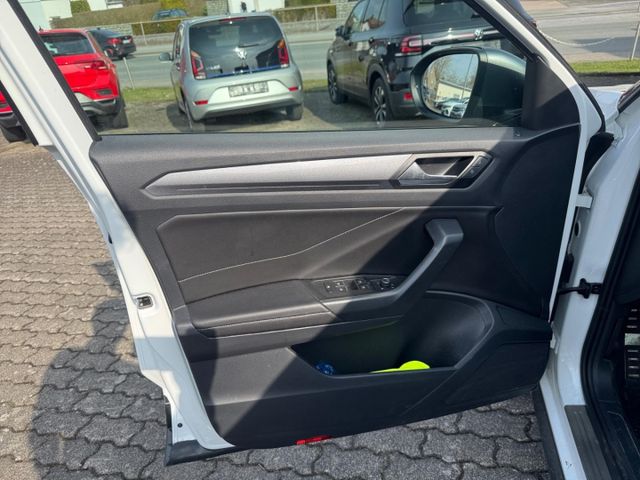 T-Roc Style 1.5 TSI OPF AHK Navi RearView LED