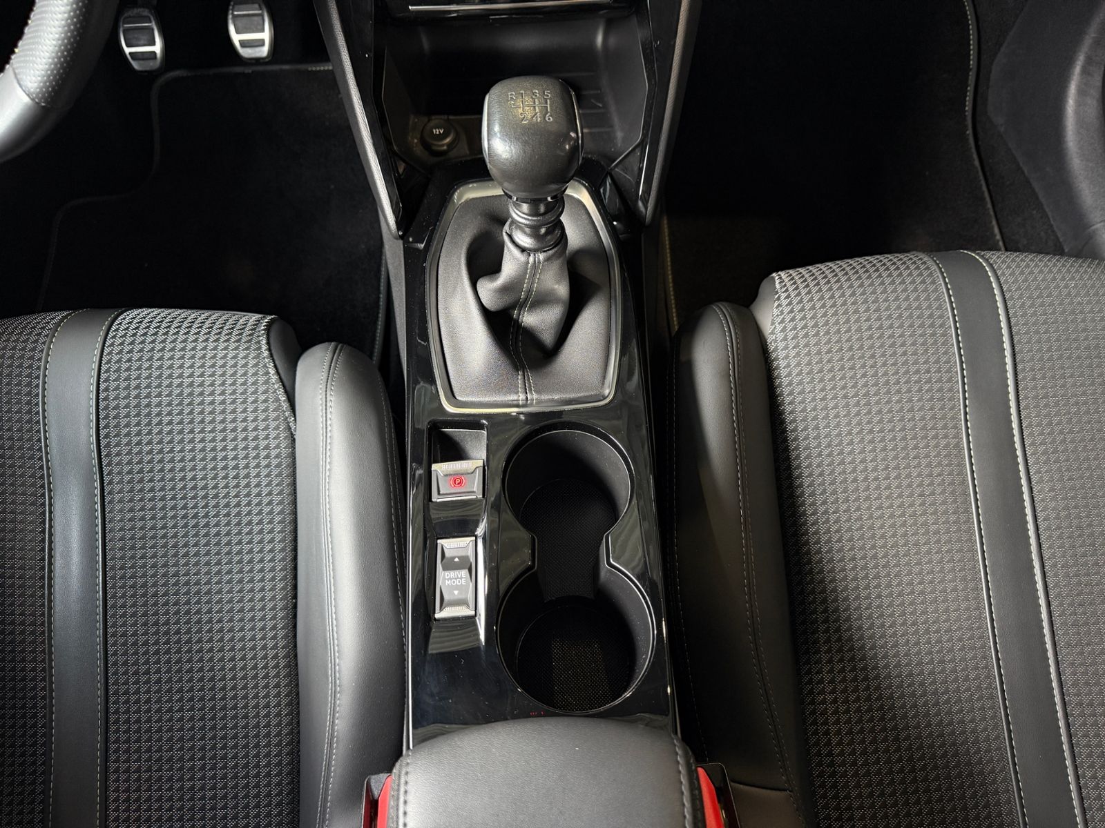 Fahrzeugabbildung Peugeot 208 Allure GT-Line RFK LED NAVI