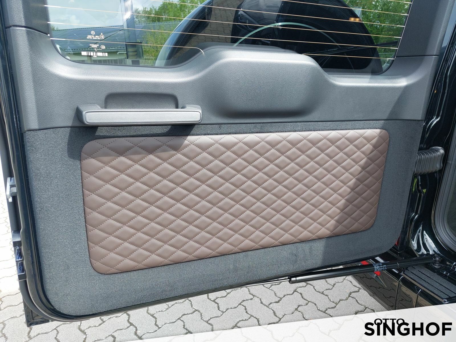 Fahrzeugabbildung Mercedes-Benz G 450 d AMG +Superior+AHK+Night+dyn.LED+360°+