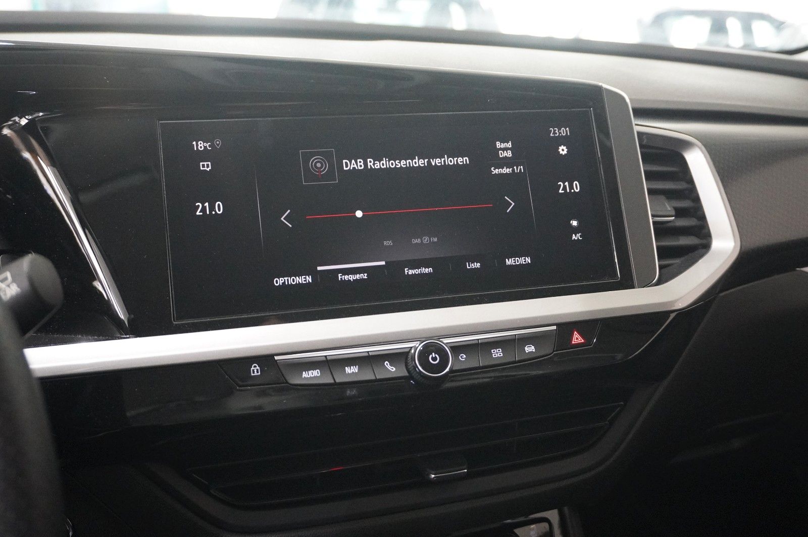 Fahrzeugabbildung Opel Grandland (X) 1.6T GSe 4HYBRID NAVI/LED/KAMERA