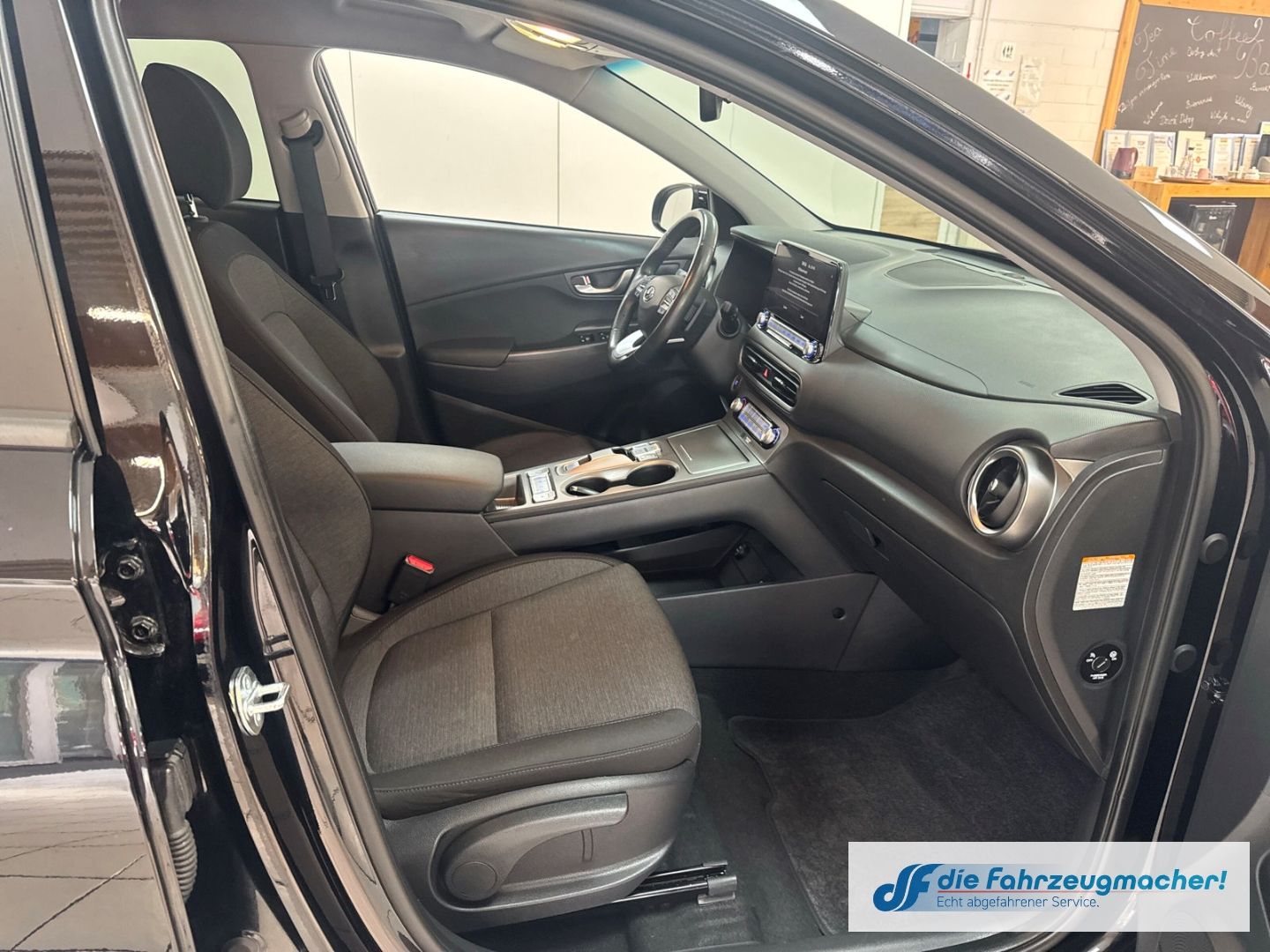 Fahrzeugabbildung Hyundai KONA Trend Elektro 2WD Navi Soundsystem LED ACC
