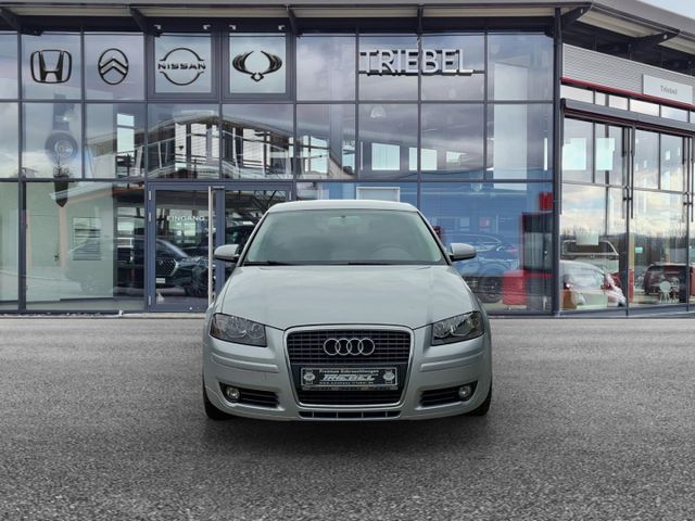 Audi A3 Attraction 1.6 °Nur an Händler!°