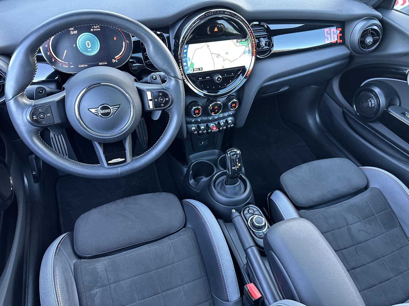 Fahrzeugabbildung MINI John Cooper Works Sport-Aut. NAV+LED+PANO+H&K+VC