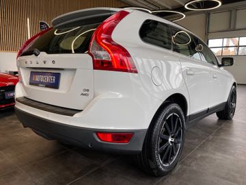 Volvo XC 60  Momentum AWD *AHK*NAVI*TEMPOMAT*ALLRAD*