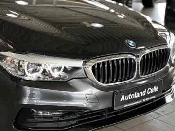Fahrzeugabbildung BMW 520d Sport Line Kamera Alarm NaviProf HiFi 19"