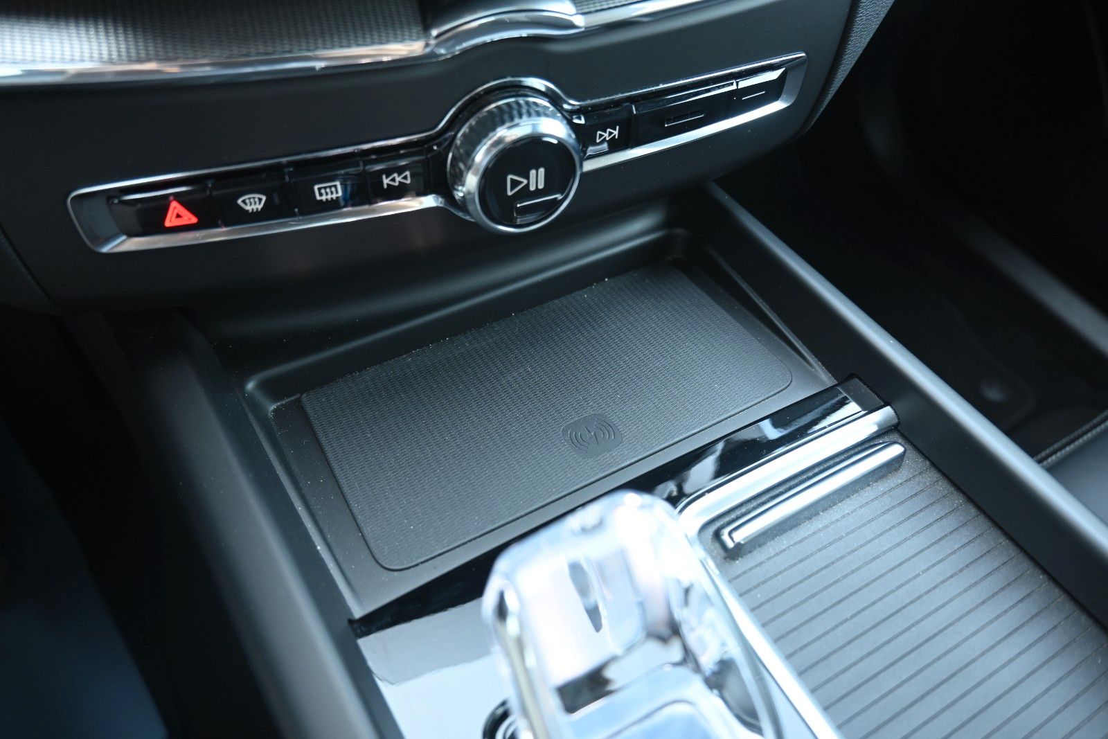 Fahrzeugabbildung Volvo XC60 T8 RC AWD Ultra Black Edition*360*Facelift
