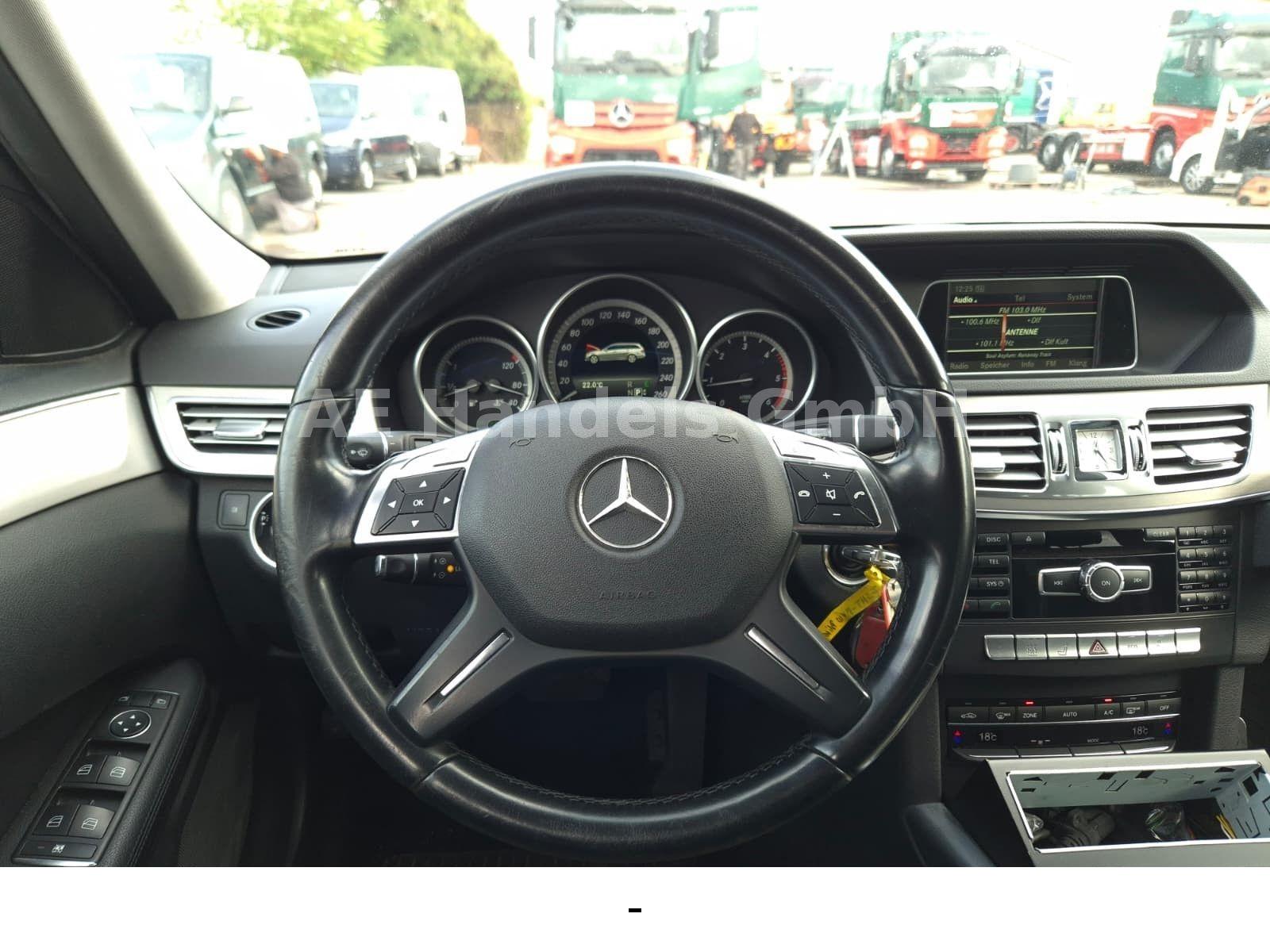 Mercedes-Benz E250 2014 — photo 21