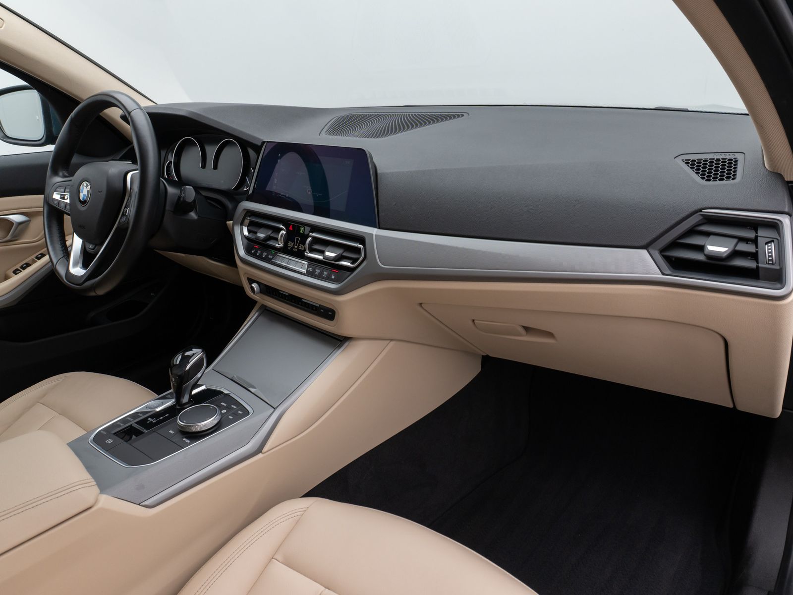Fahrzeugabbildung BMW 320d xD CockPit+ Lenkrhzg Lordos Stndhz PDC AHK