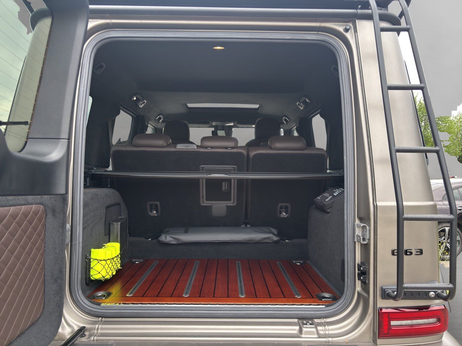 Fahrzeugabbildung Mercedes-Benz G63AMG 4x4² Dachträger MAGNO Kirschholzboden NEU
