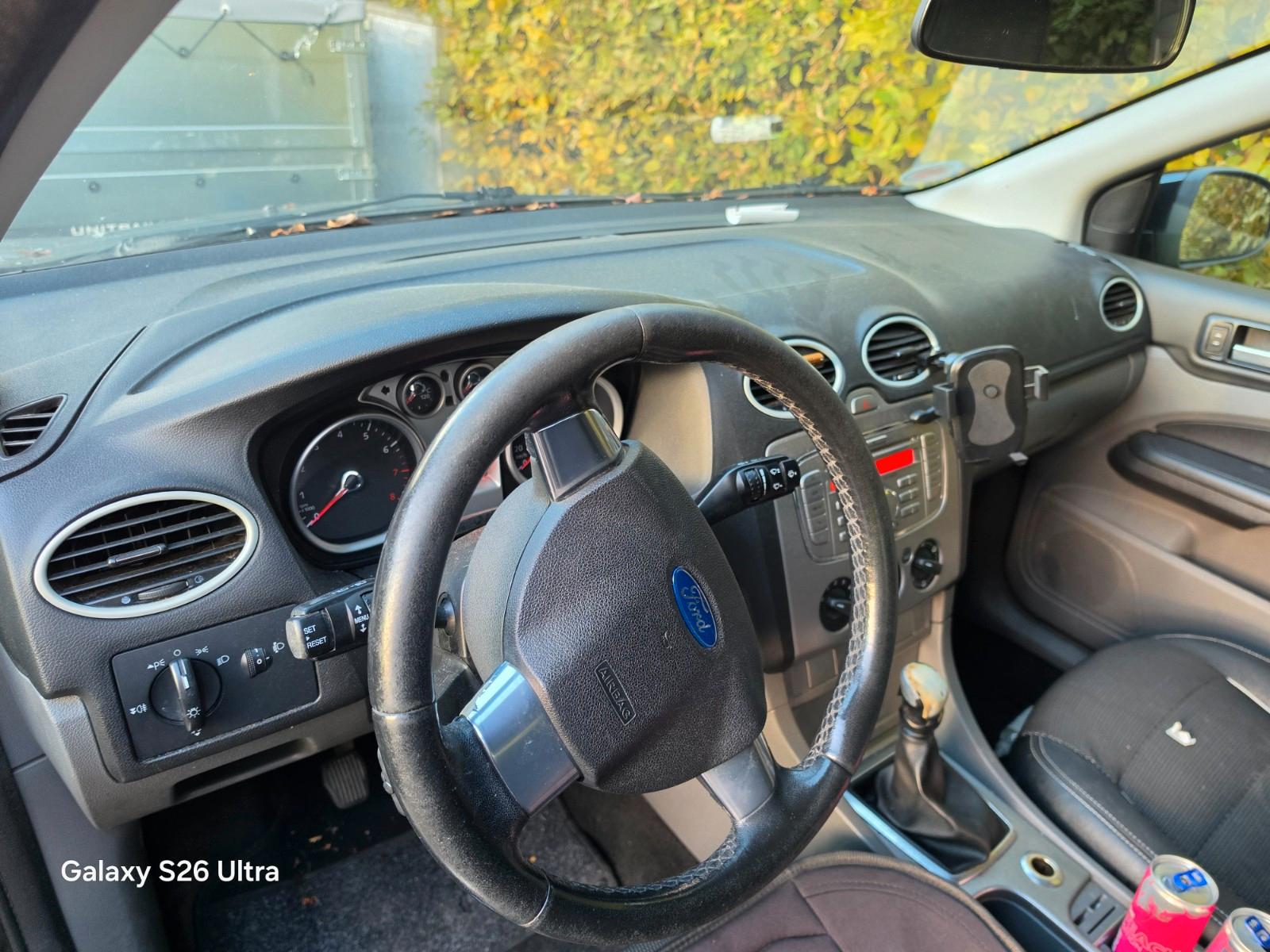 Ford Focus 2010 — engine 1.596 cm³, 101 HP (74kW)